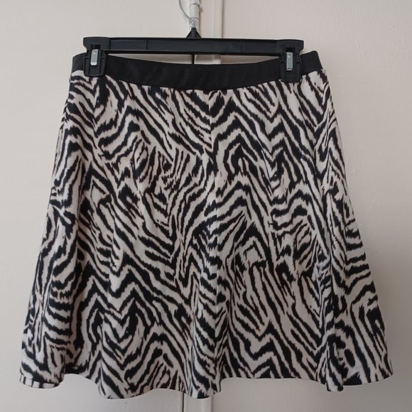 NEW H&M Zebra Printed Skirt - size 12 - Picture 2 of 3